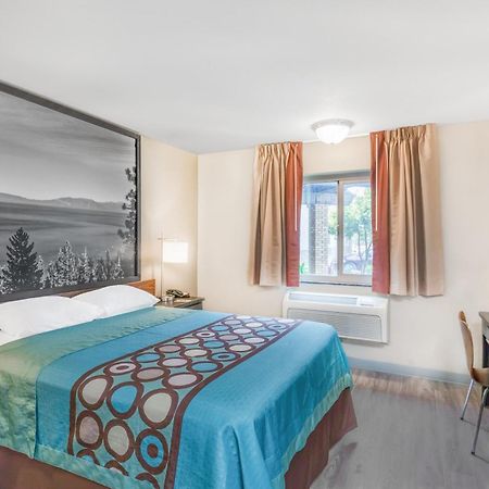Super 8 By Wyndham Redding Otel Dış mekan fotoğraf