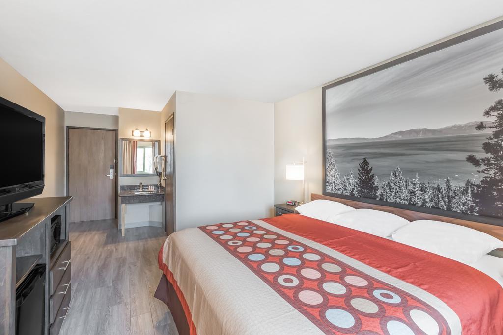 Super 8 By Wyndham Redding Otel Dış mekan fotoğraf