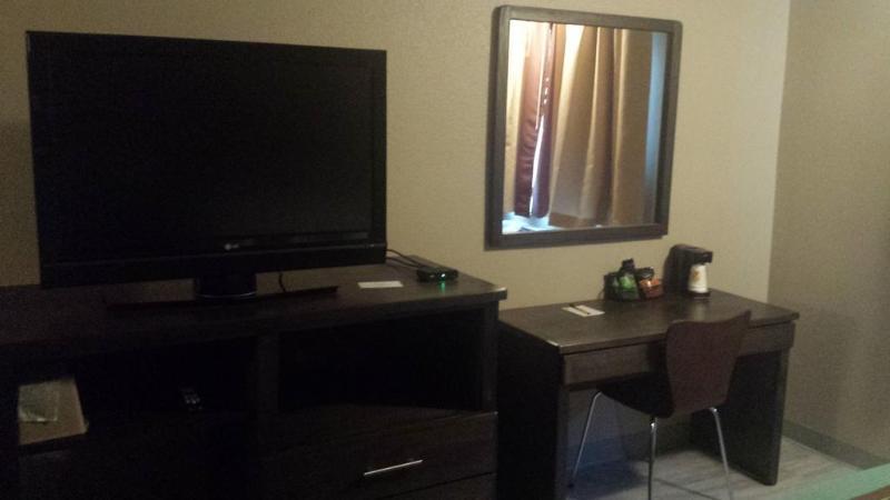 Super 8 By Wyndham Redding Otel Dış mekan fotoğraf