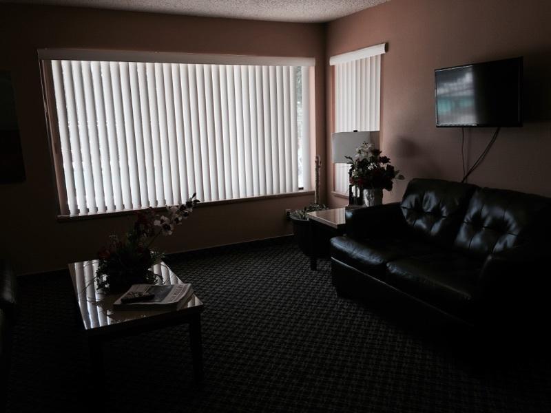 Super 8 By Wyndham Redding Otel Dış mekan fotoğraf