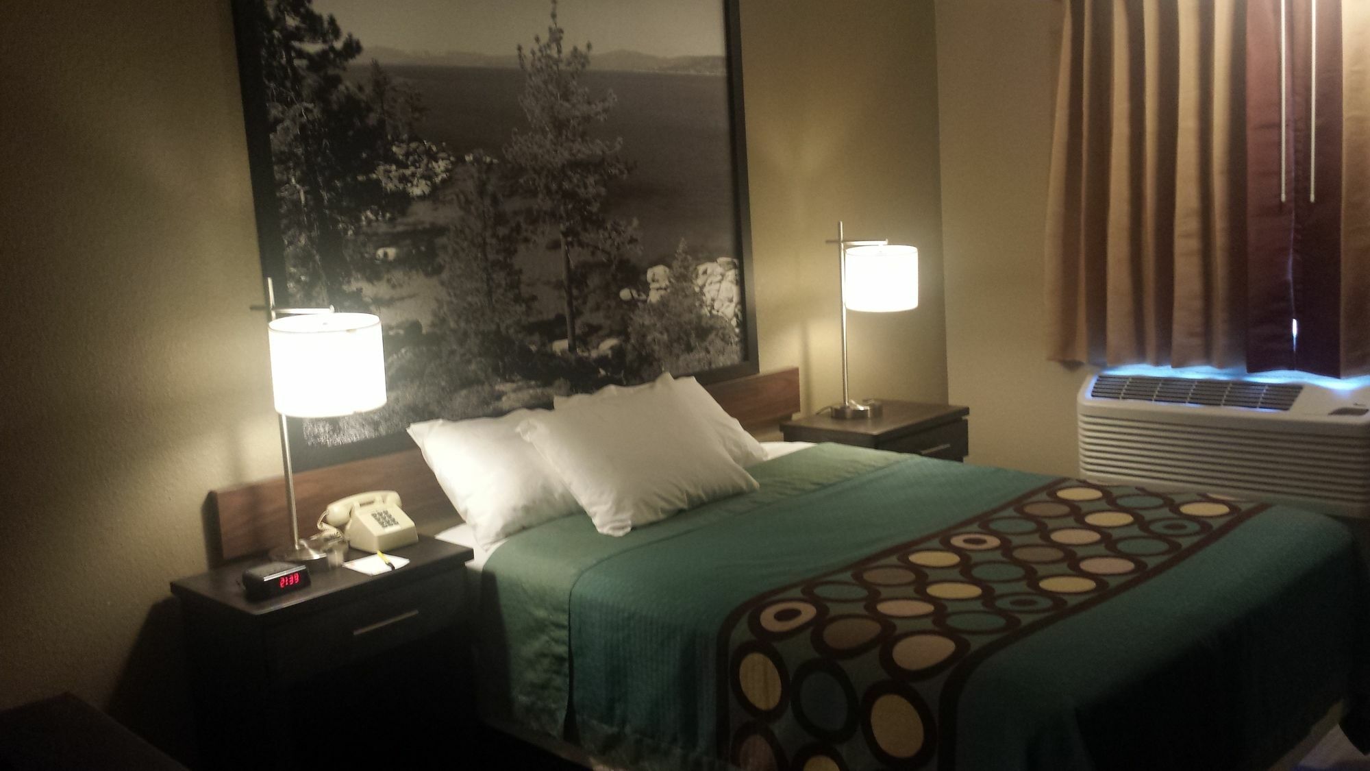 Super 8 By Wyndham Redding Otel Dış mekan fotoğraf